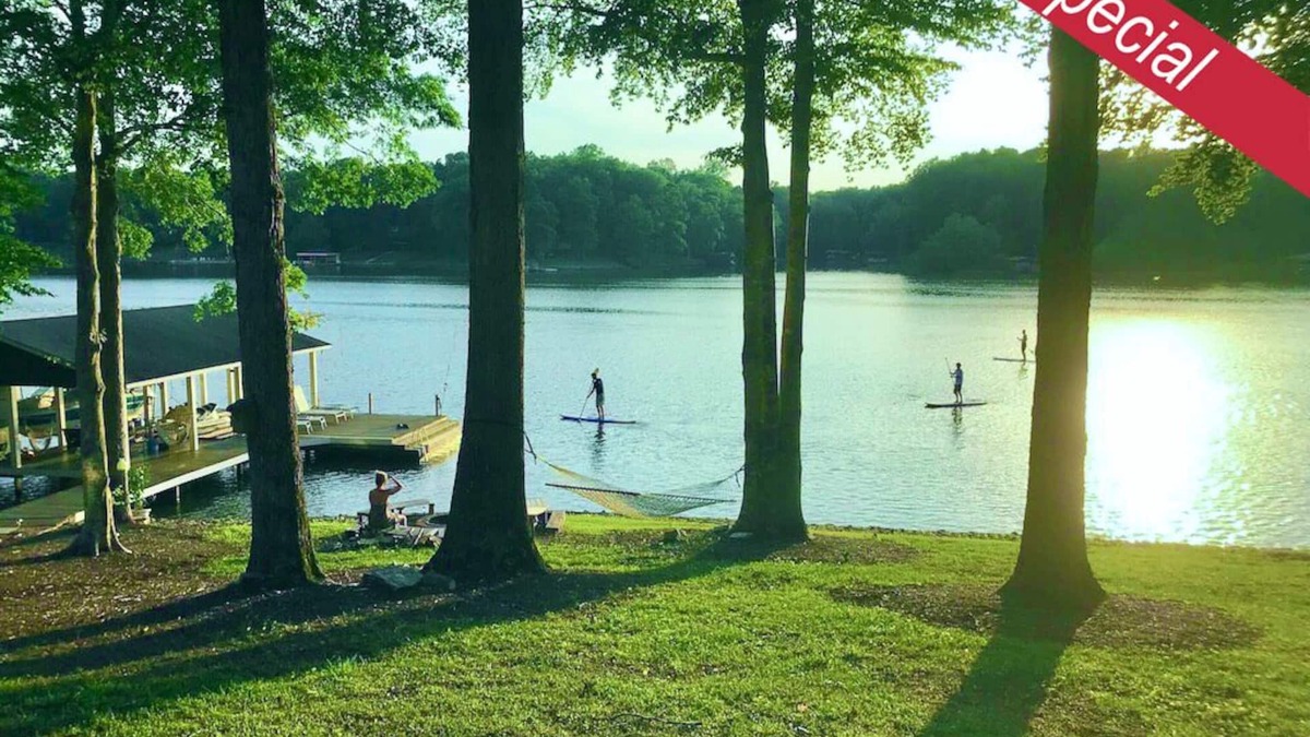 Wise House | HUGE cove, DEEP water, KAYAKS, SUPs, fire pit & game room