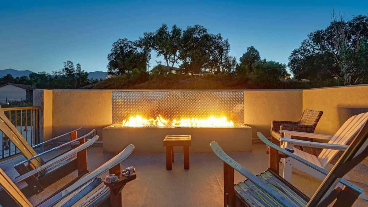 Colorado Springs House | Huge Epic Views, 2 Rooftop Lounges, Prime Area!