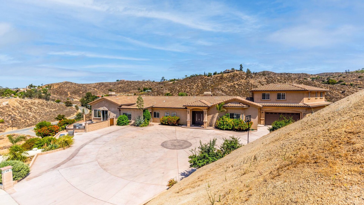 Perris House | Huge Hilltop Mansion with Million Dollar views