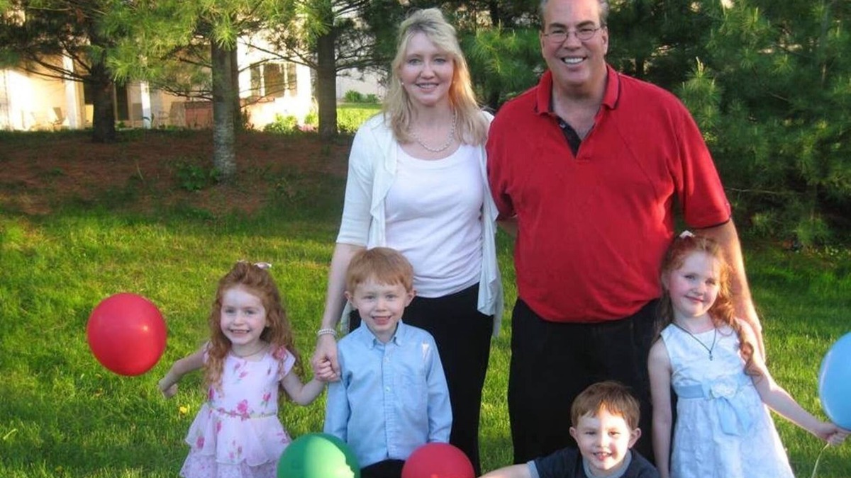 Waukee House | HUGE House on 4 Acres in Town w/a Pool, Gymnasium, Baseball Field & Inflatables