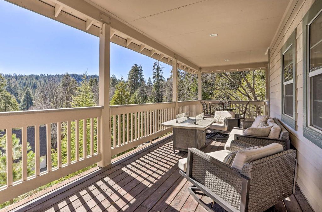 Blue Jay House | Huge Lake Arrowhead Home with 3 Decks and Grill!