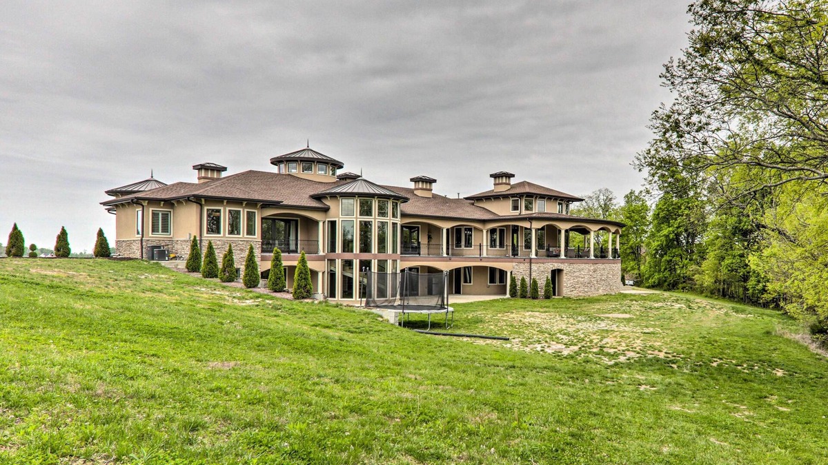 Lebanon House | Huge Lebanon Estate w/Resort-Style Amenities