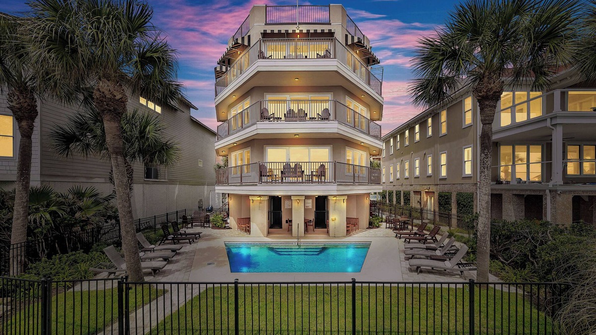 Saint Simons Island House | Huge Ocean Front Home with Multi Levels for Large Groups or Families