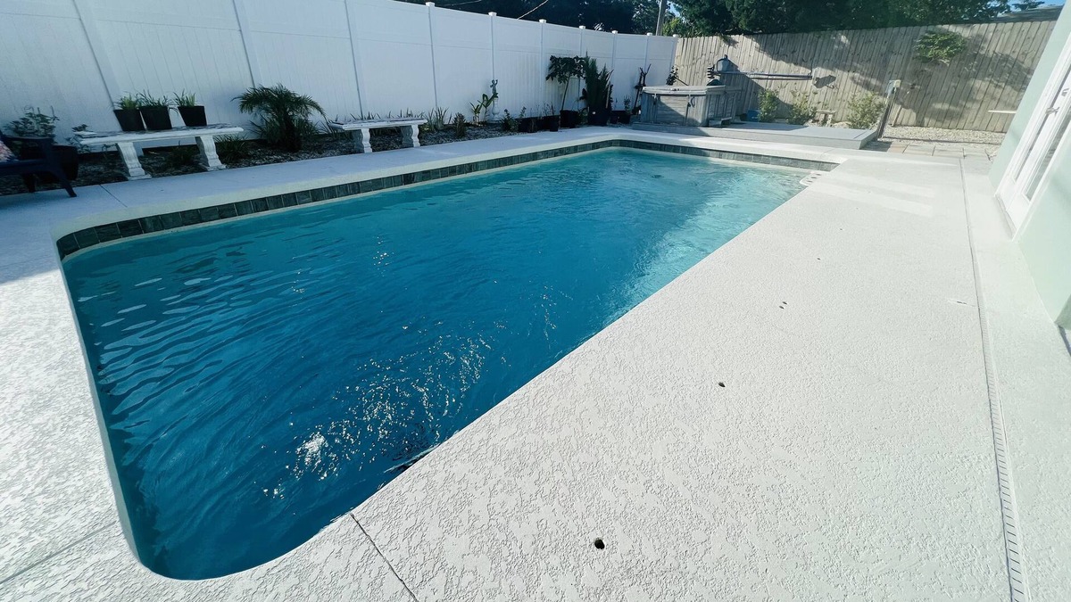 Bay Acres House | Huge Pool, Close to Beaches, Restaurants, Shopping & More!