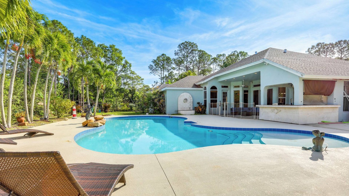 Hunt Club House | Huge Pool & Yard: Florida Family Home