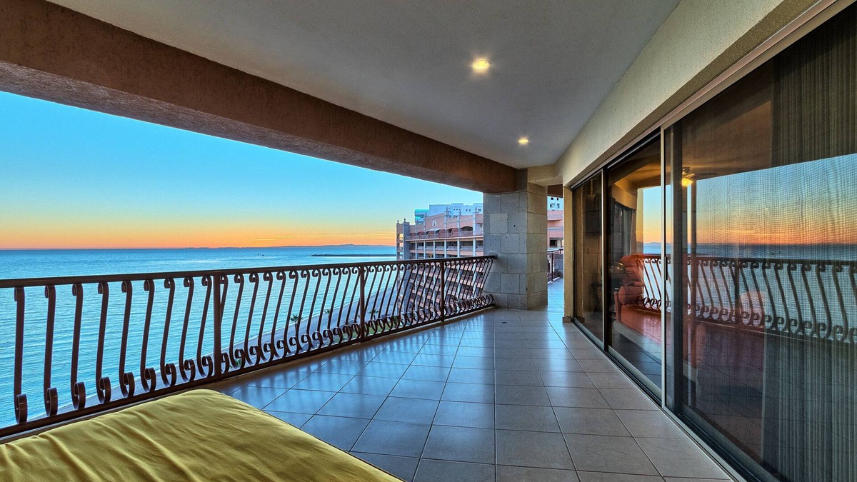 Sandy Beach Condo | HUGE PREMIUM PENTHOUSE 6BD+1/2BD+5Bth, Sleep 15+ at Sonoran Sun