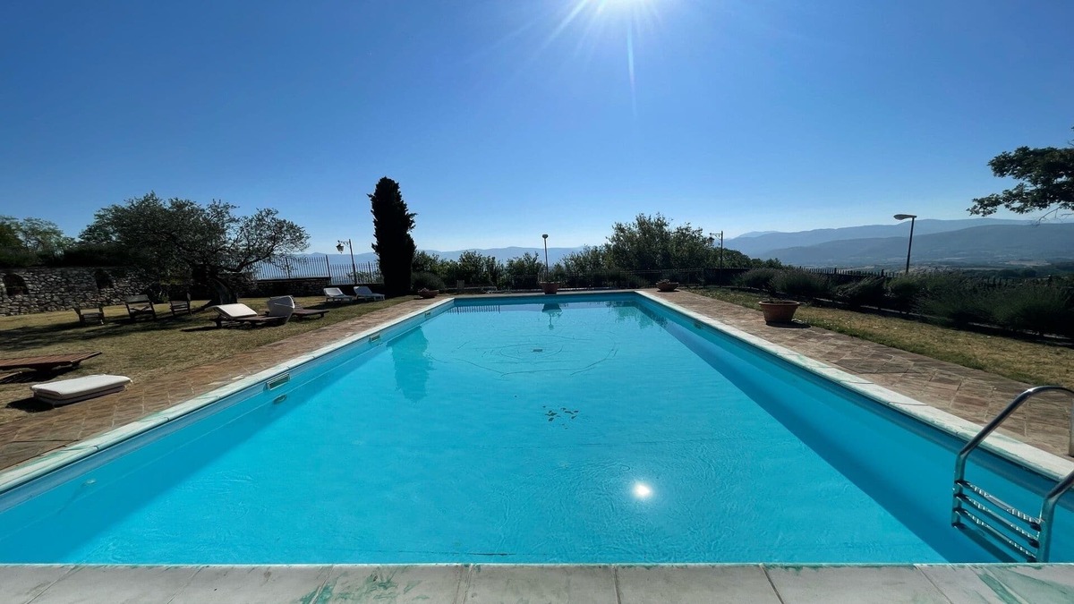 Colpetrazzo Villa | Huge villa with exclusive lap pool, grounds + gardens. Wifi. Sleeps 8