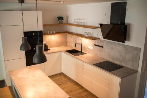 Schonberg Apartment | HUGOS Design House am Waldrand - ruhig & modern