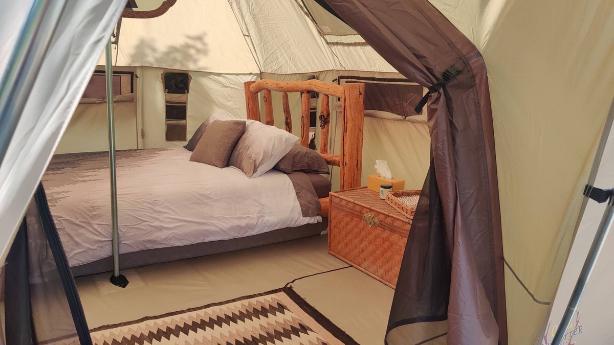 Glacier Country Cabin | Hunter's Glade, glamping on the river, 2 miles from Quinn’s Hot Springs Resort!
