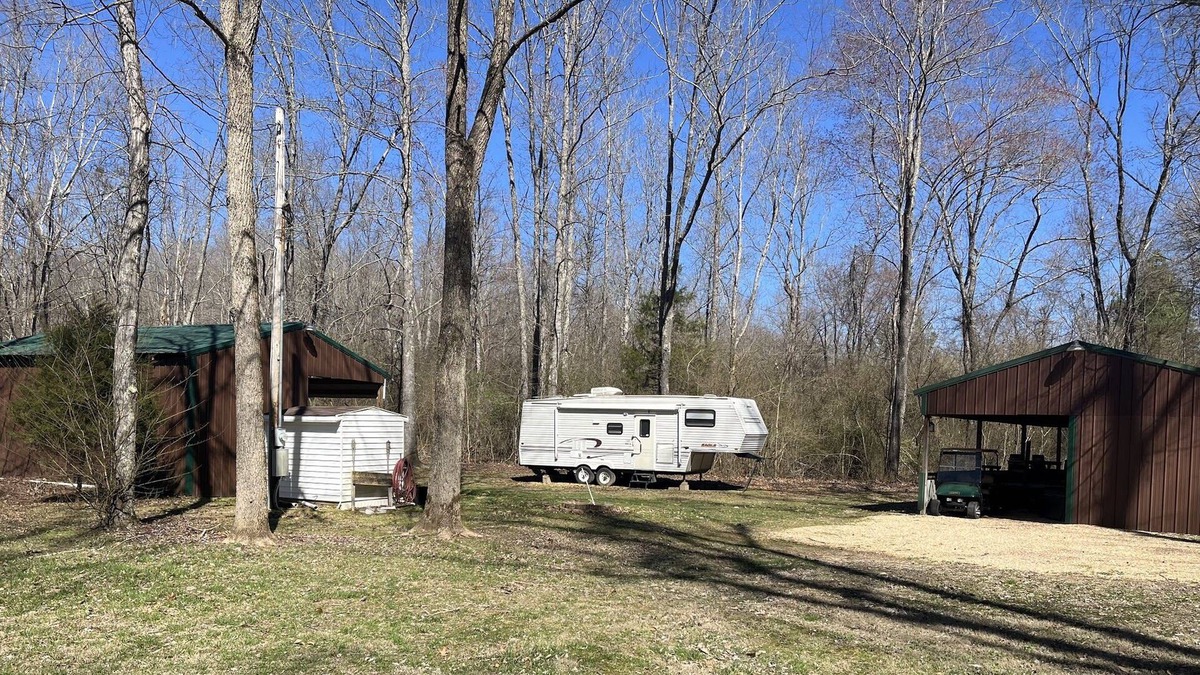 Stewart House | Hunters, Fishermen, and Family RV Camping near Land Between the Lakes
