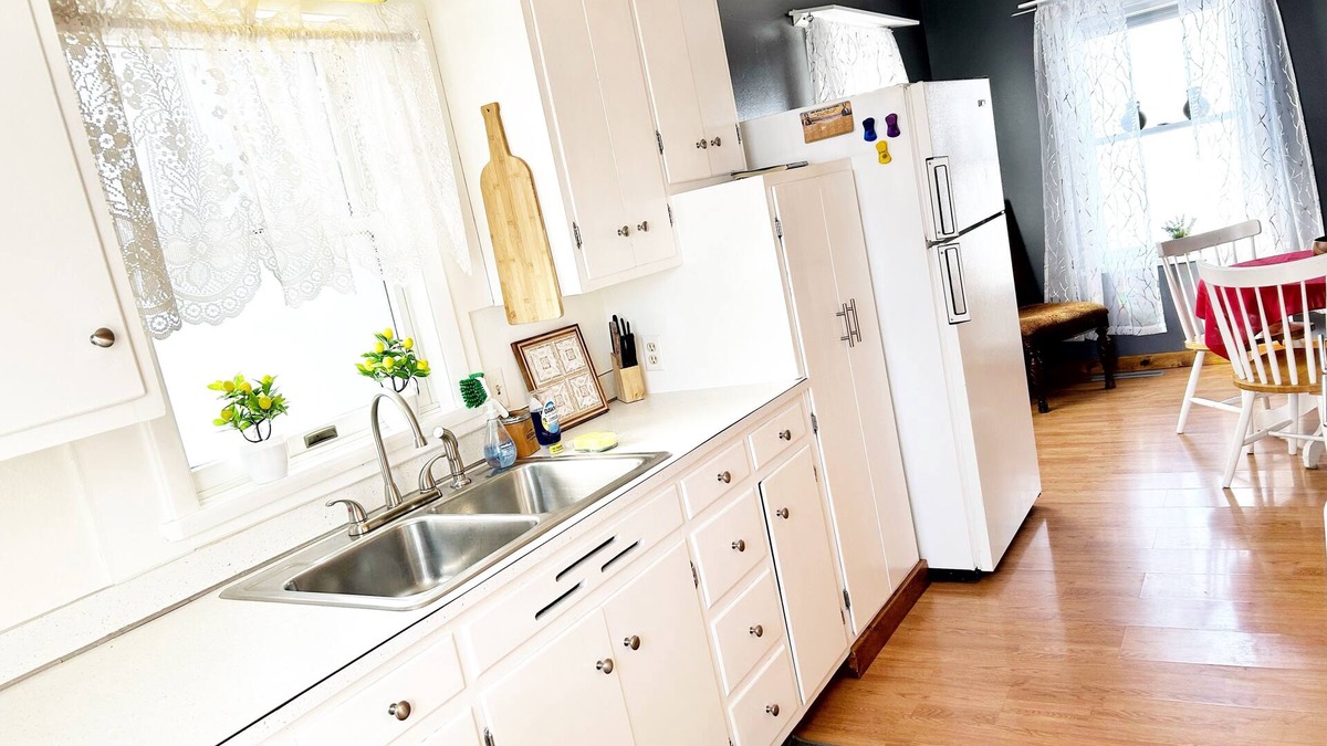 Glasgow House | Hunters, travel wrk, pet Friendly- Near Downtown, Hospital, fishing -office WIFI
