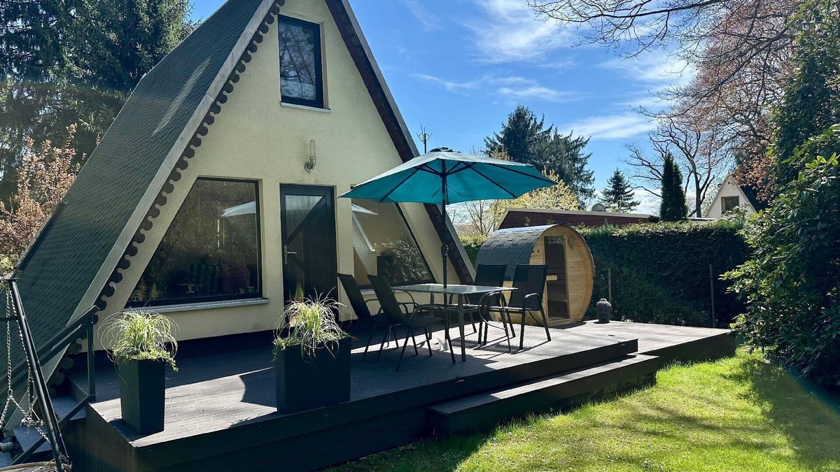 Rabenstein House | "Hunting lodge" holiday home with communal pool