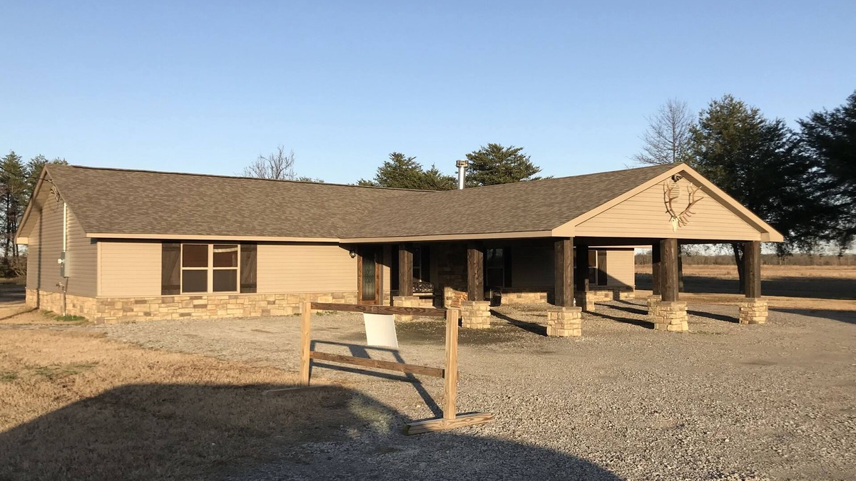Gregory Cabin | Hunting Lodge north of Augusta, AR
