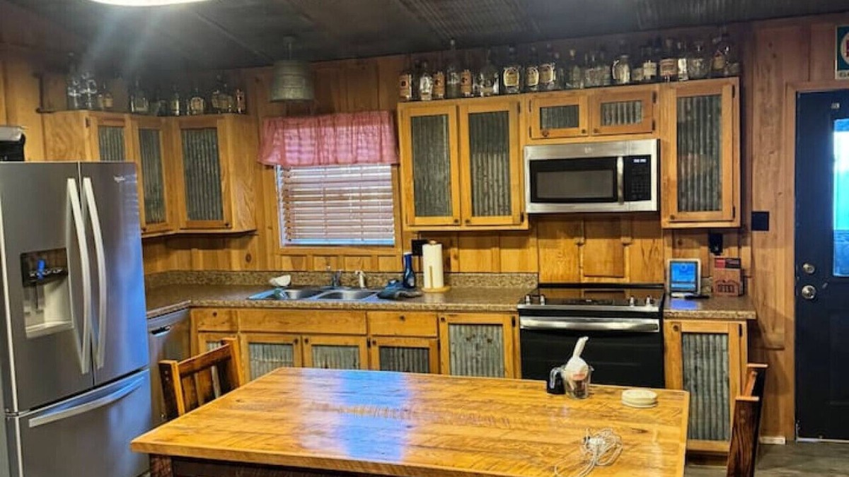 Beech Grove House | Hunting Lodge on The Black River
