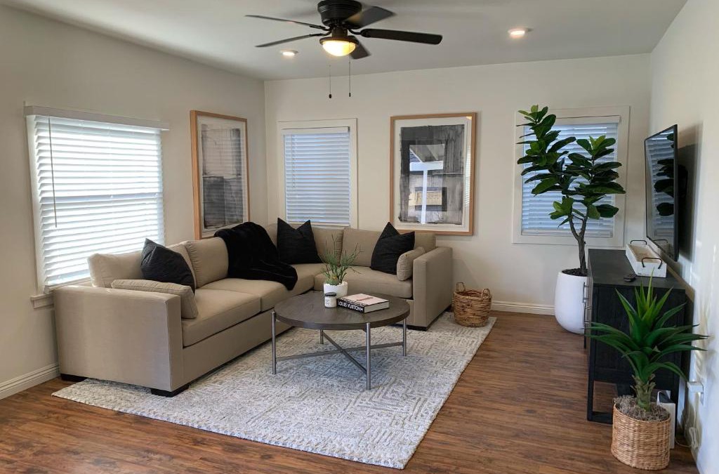 Yorktown Villa | Huntington Highlight - Pool, Patio, Close To Beach