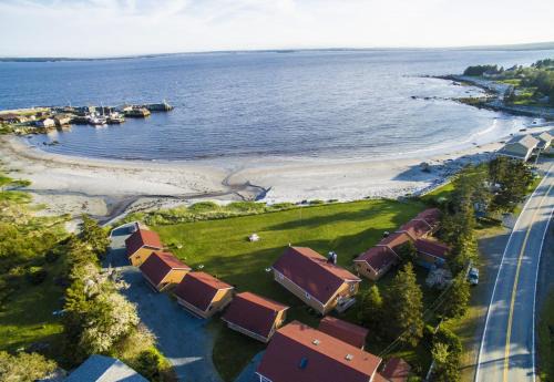 Hunts Point House | Hunts Point 2-Bed Coastal Retreat - Cottage # 9