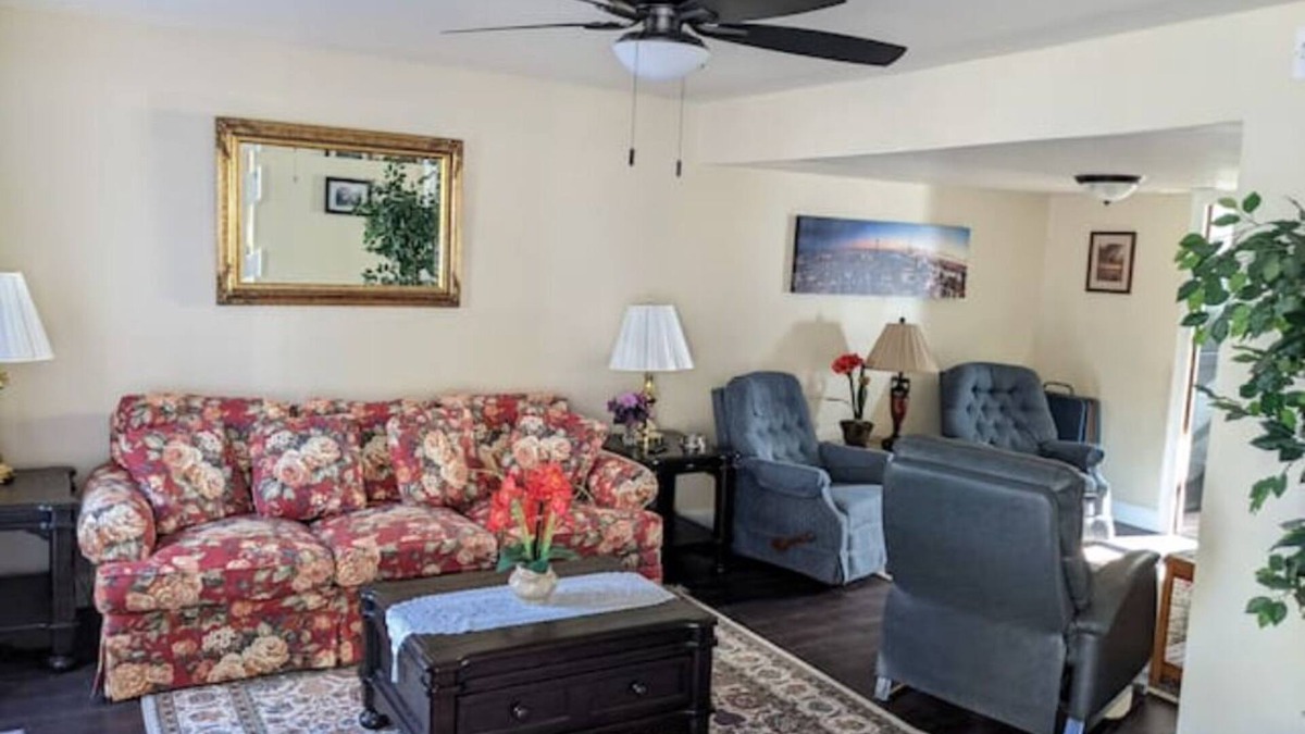 Huntsville House | Huntsville's Commorancy