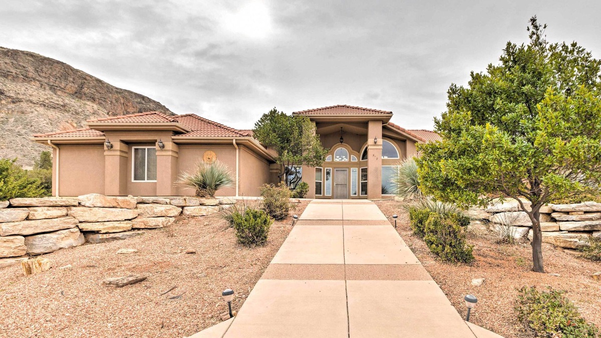 Hurricane House | Hurricane Home w/Pool & Spa ~ 25 Mi to Zion!