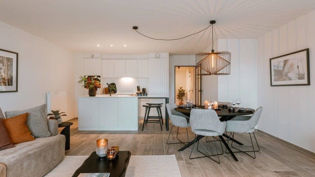 Ostend City Centre Apartment | Huswell - Beautiful apartment overlooking the marina with parking