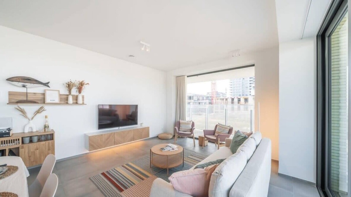 Ostend Apartment | Huswell - Modern new apartment with pool access and parking