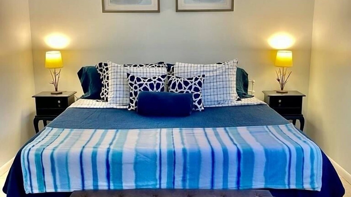 Fort Pierce Condo | Hutchinson Island Dog Friendly Cozy Condo. Directly across from the BEACH!