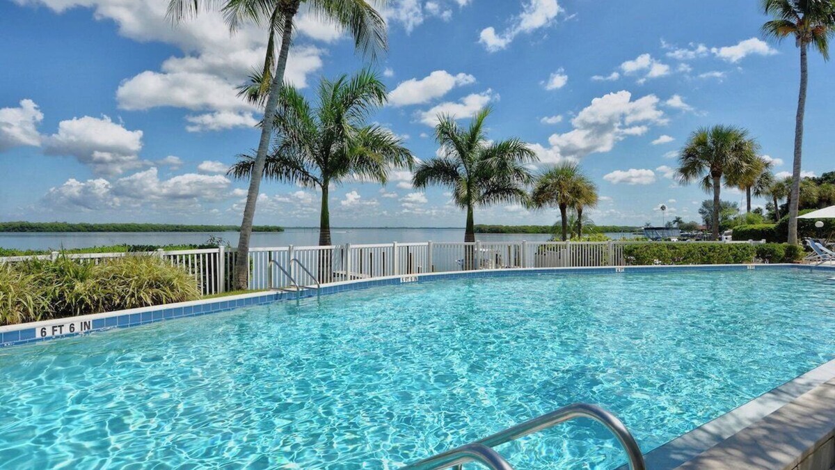 Whitney Beach Condo | HVC #203 - Spa/Pool - Private Paradise on LBK!