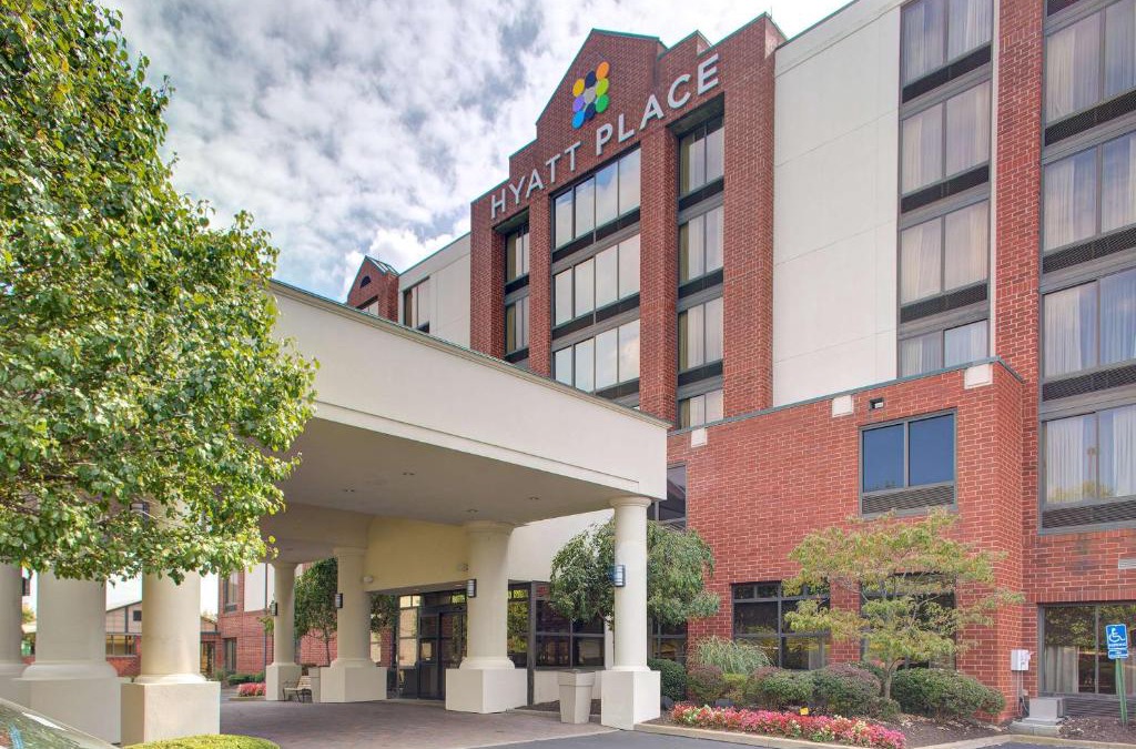 South Hills Hotel | Hyatt Place Pittsburgh Airport - Robinson Mall