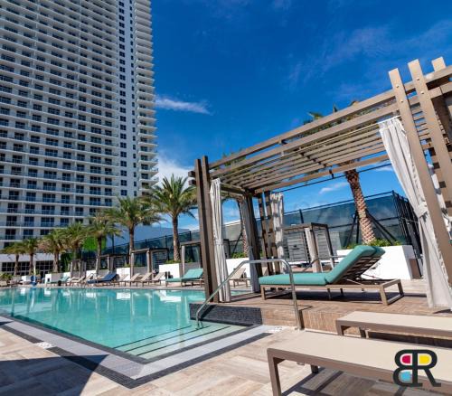 Hollywood South Central Beach Resort | HYDE Beach House Apartments