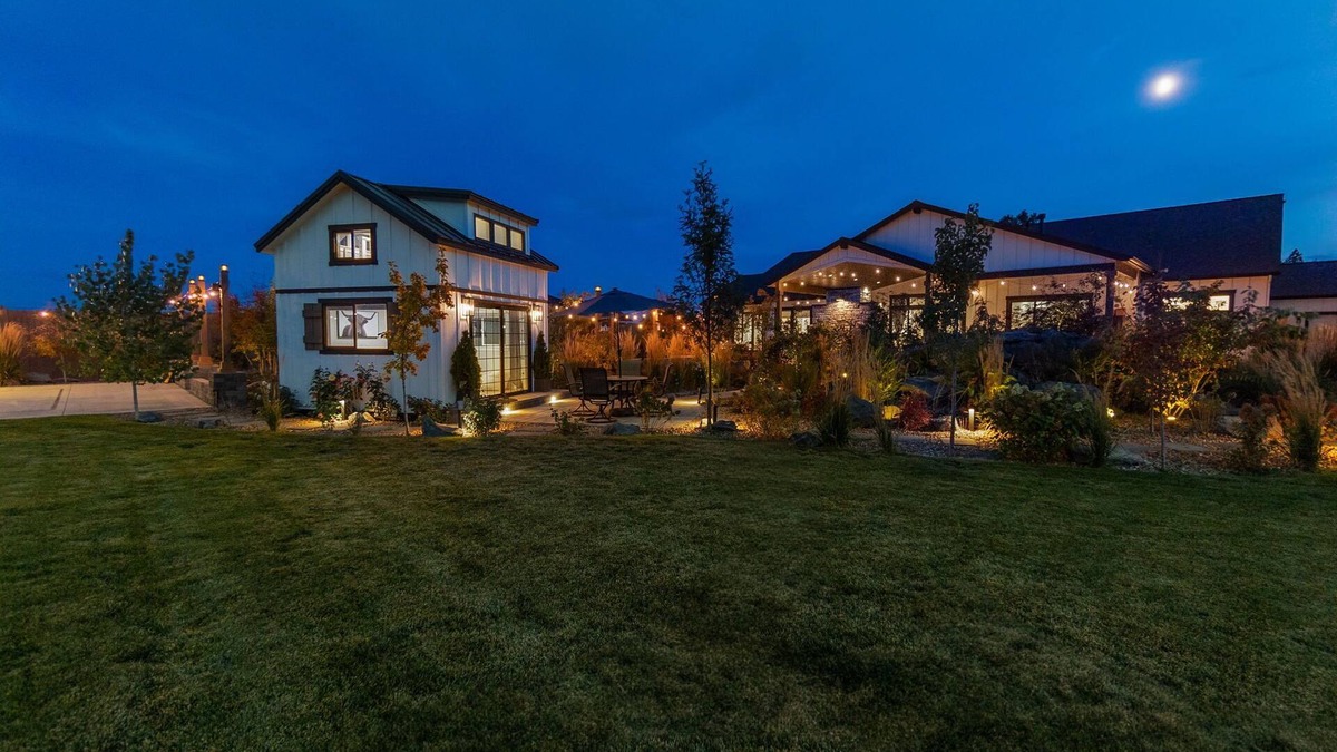Mountain View House | Hyde House Retreat - Pickleball & Basketball