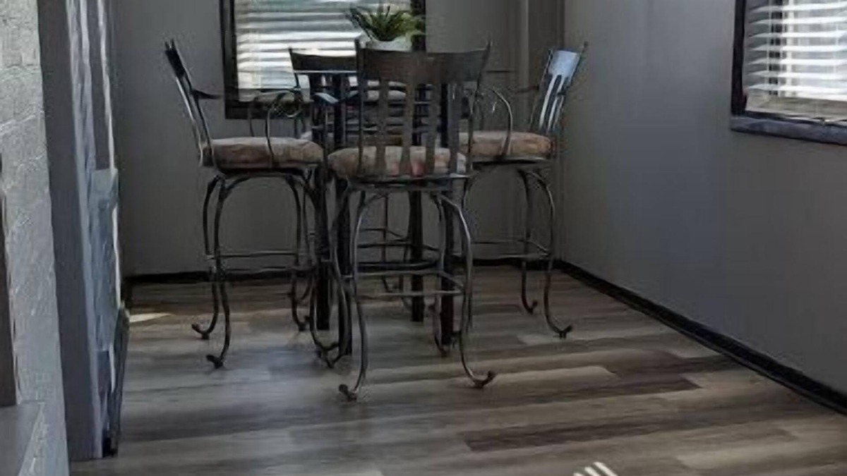 Swissvale Apartment | Hydee's Hideaway