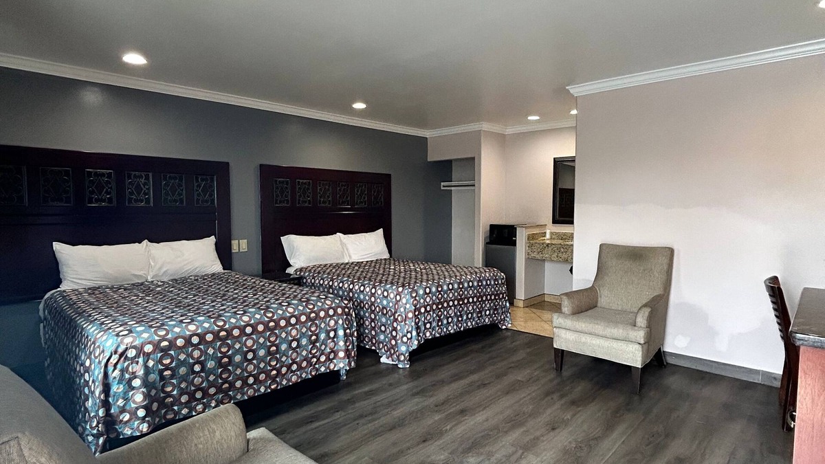 La Habra Hotel | HYLAND MOTEL