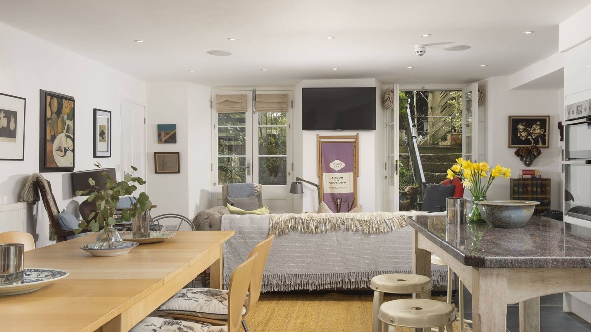Chysauster Apartment | Hypatia Apartment - STUNNING APARTMENT. CLOSE TO BEACHES. DOG FRIENDLY