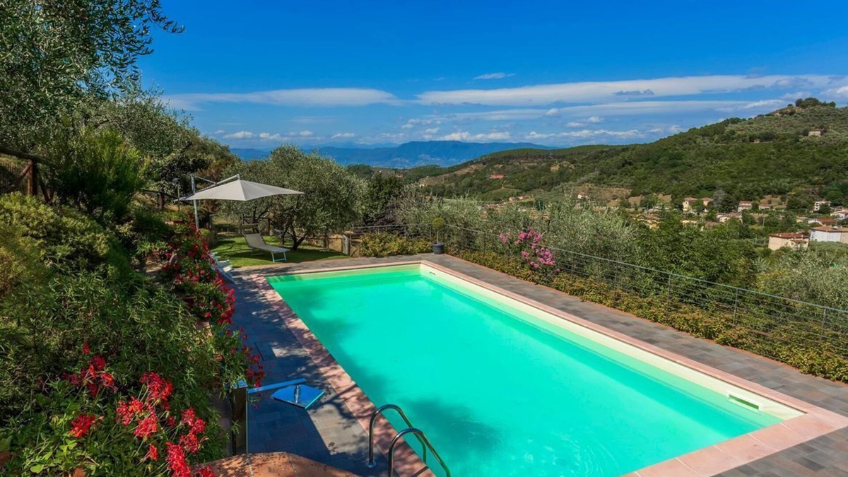 Vorno Villa | I Concari - Four Bedroom Villa, Sleeps 8