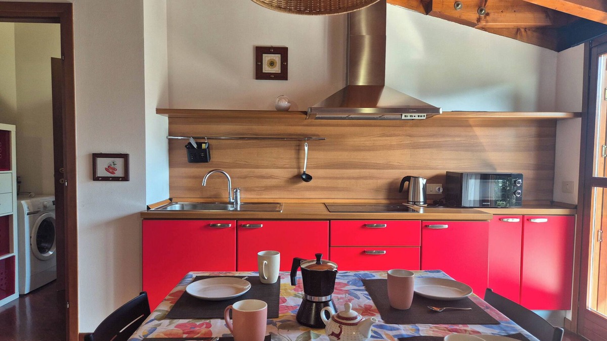 Centro Storico Sud Apartment | I Lecci - Two Bedroom Apartment, Sleeps 4