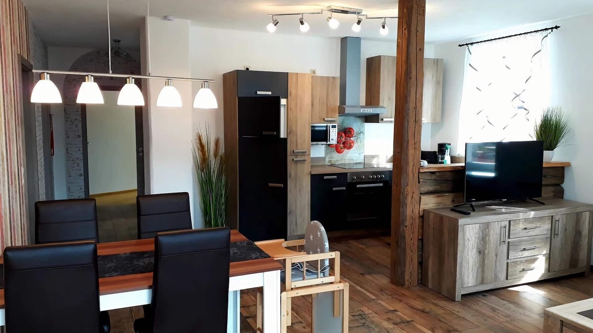 Reinhardtsdorf-Schoena House | I "Old School" Comfortable holiday residence