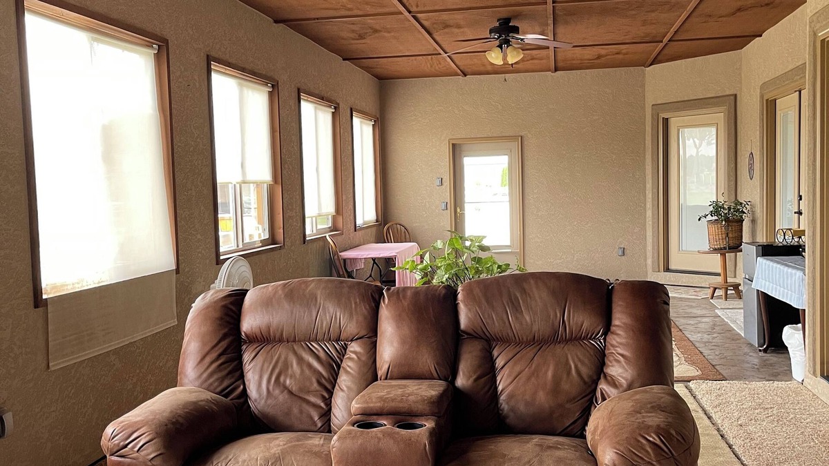 Grand Junction House | I would like to welcome you to the petticoat Junction, Colorado!nn