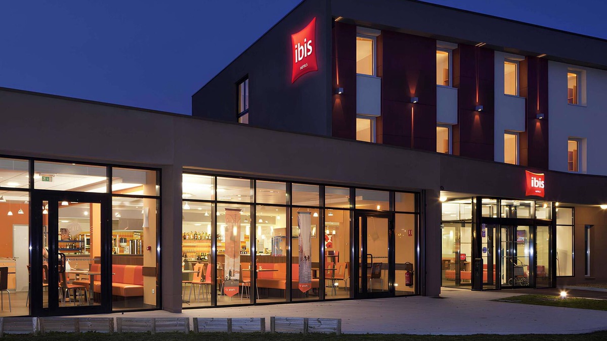 Beauvais Hotel | ibis Beauvais Aeroport