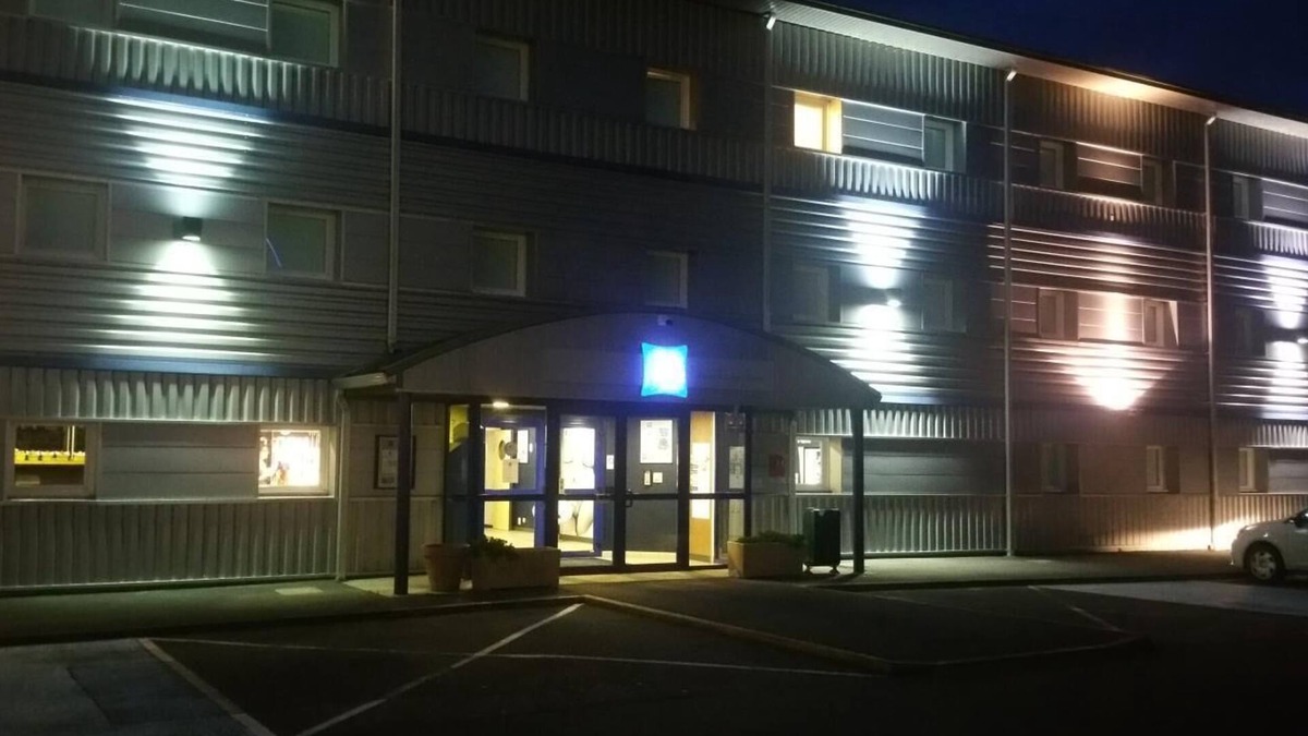 Flers Hotel | ibis budget Flers Les Grands Champs