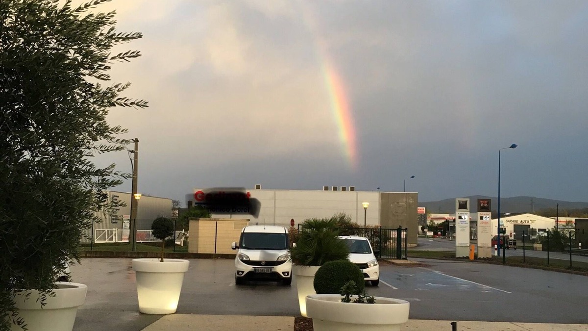 Le Pouzin Hotel | ibis Loriol Le Pouzin