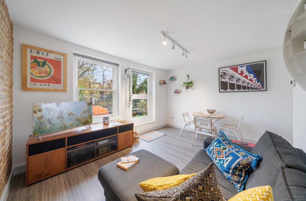 Hackney Downs Apartment | Ickburgh Road Guesthouse