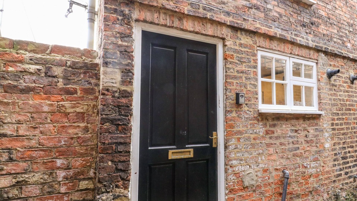 Thirsk Cottage | ICKLE PICKLE COTTAGE, pet friendly in Thirsk