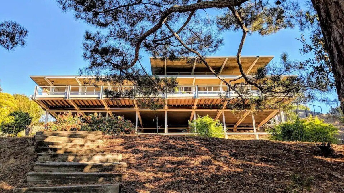 San Rafael House | Iconic Case Study House #26, with world-class destinations at your doorstep