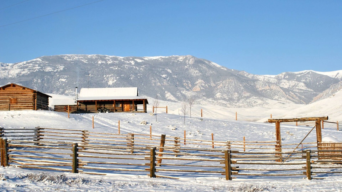 Clark Cabin | Iconic Log Cabin At The Yellowstone River Ranch
