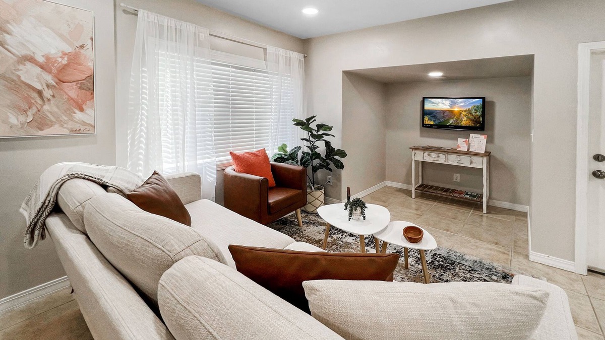 Jerome House | Idaho Adventure Cottage- Located in Jerome ID