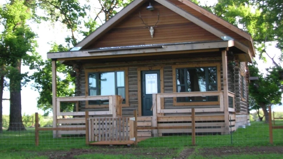 Chester Cabin | Idaho's Henry's Fork Ranch offers guests more than all the others.