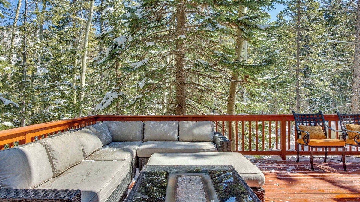 Idaho Springs Cabin | Idaho Springs Cabin w/Hot Tub on Half Acre!