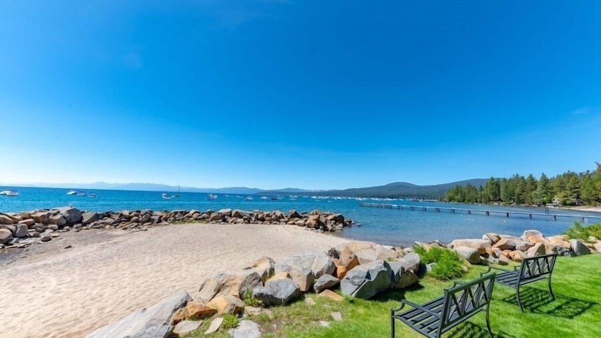 Tahoya Shores Condo | Ideal Couple, Small Family Getaway, Gorgeous Remodeled Condo Lakefront Complex w/Private Beach/Pool