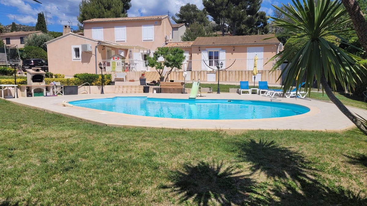 Allauch Villa | Ideal destination for a family vacation just outside Marseille.