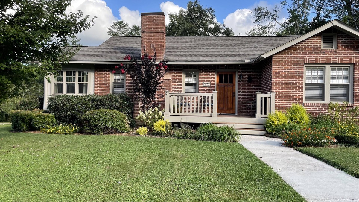 Brevard House | Ideal Downtown Location! Beautiful newly renovated vacation bungalow