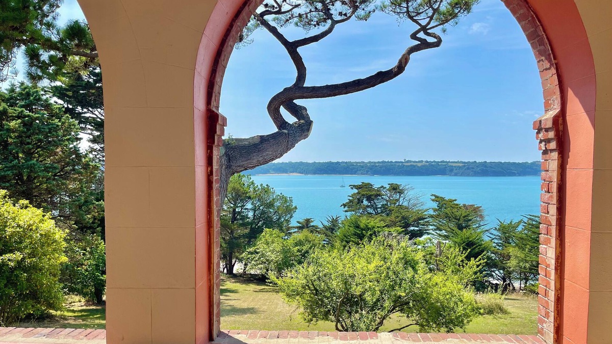 Saint-Jacut-de-la-Mer Villa | Ideal for 2 families, large charming house, sea view, direct access to the beach